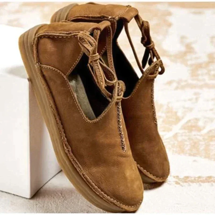 Moda donna: scarpe basse in pelle, versatili ed eleganti, per un comfort che dura tutto il giorno.