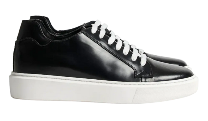 Scarpe sneakers nere rialzate per uomo, 6 cm aumento statura, comfort e moda per outfit casual.