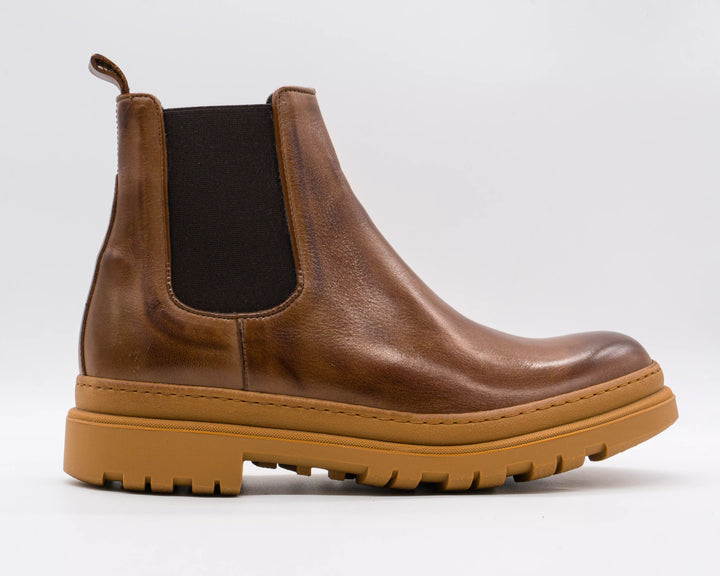 Stivali uomo Chelsea marroni, rialzati 7 cm, ideali per look eleganti. Calzature rialzate di alta qualità.