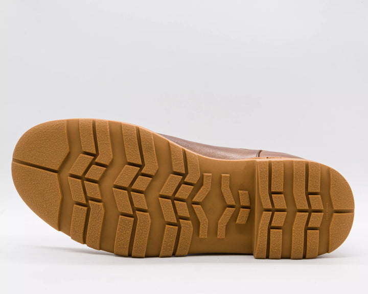 Stivaletti uomo marroni modello Chelsea, con discreto rialzo interno 7 cm. Scarpe rialzate eleganti e versatili.