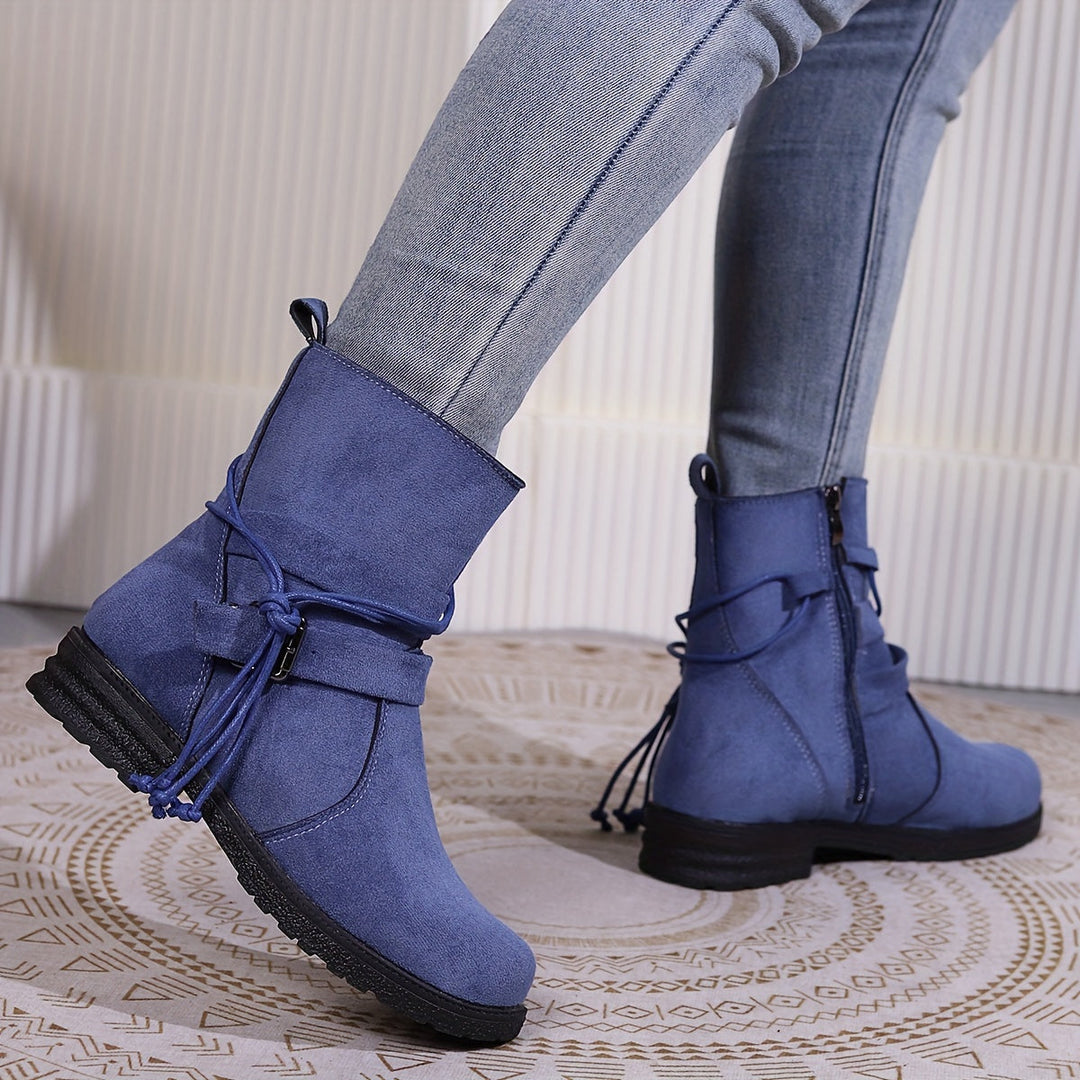 Stivali donna eleganti e comodi, ideali con jeans o abiti. Calzature versatili in pelle moda donna.
