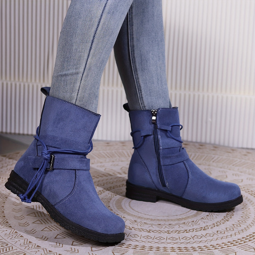 Silhouette elegante di stivali donna in pelle neri, comodi e alla moda. Ideali per look autunnali.