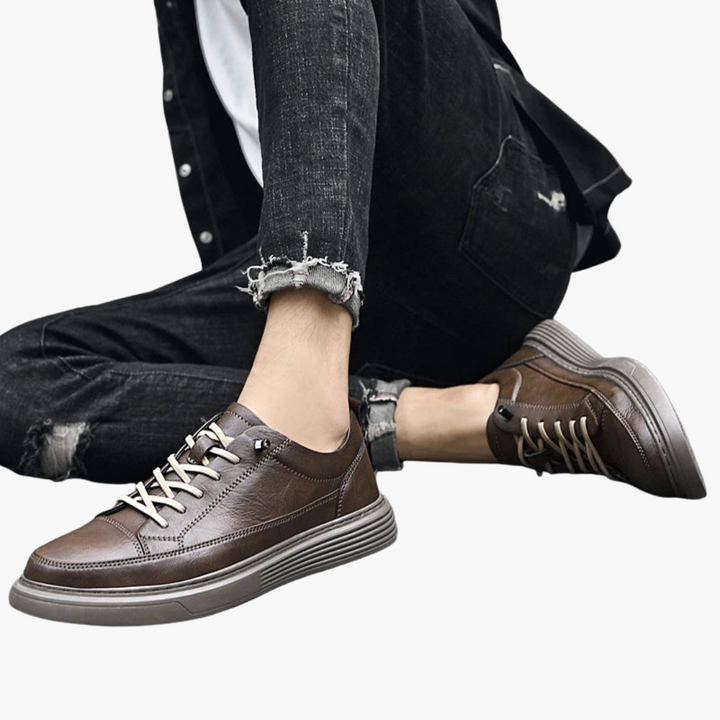 Sneakers da uomo comode per passeggio, traspiranti e antiscivolo, adatte per stile urbano e uso casual.