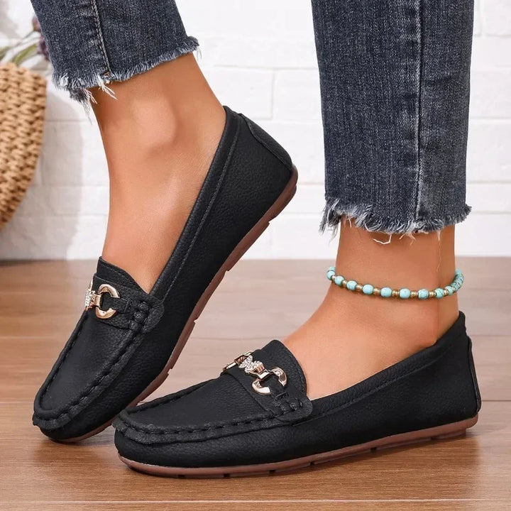 Mocassini estivi donna, versatili slip-on con farfalla, ideali per comfort e stile quotidiano.