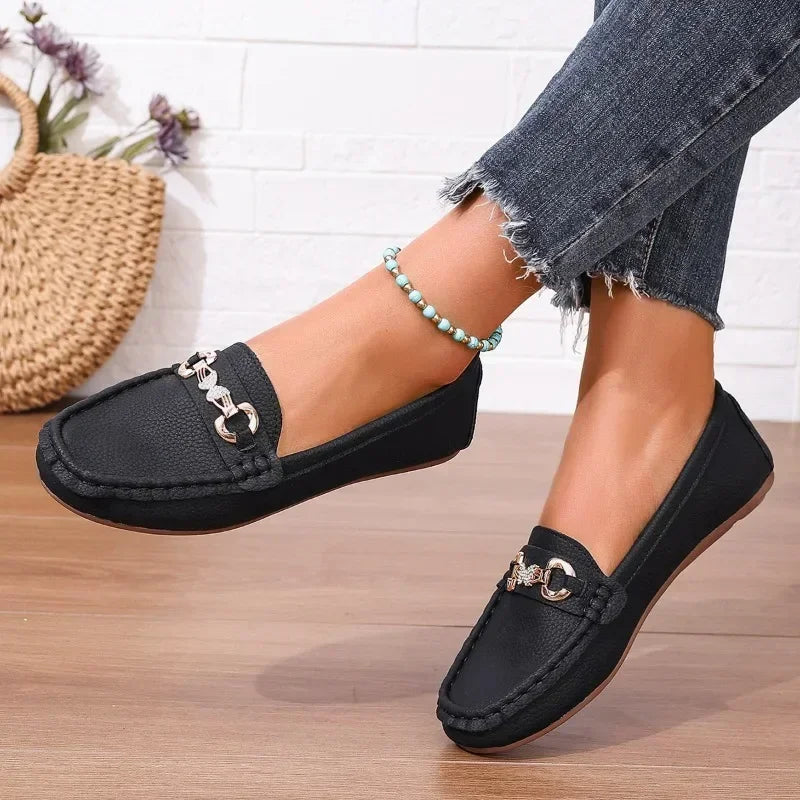 Scarpe slip-on donna estive, mocassini con dettaglio farfalla e comfort garantito dalla soletta.