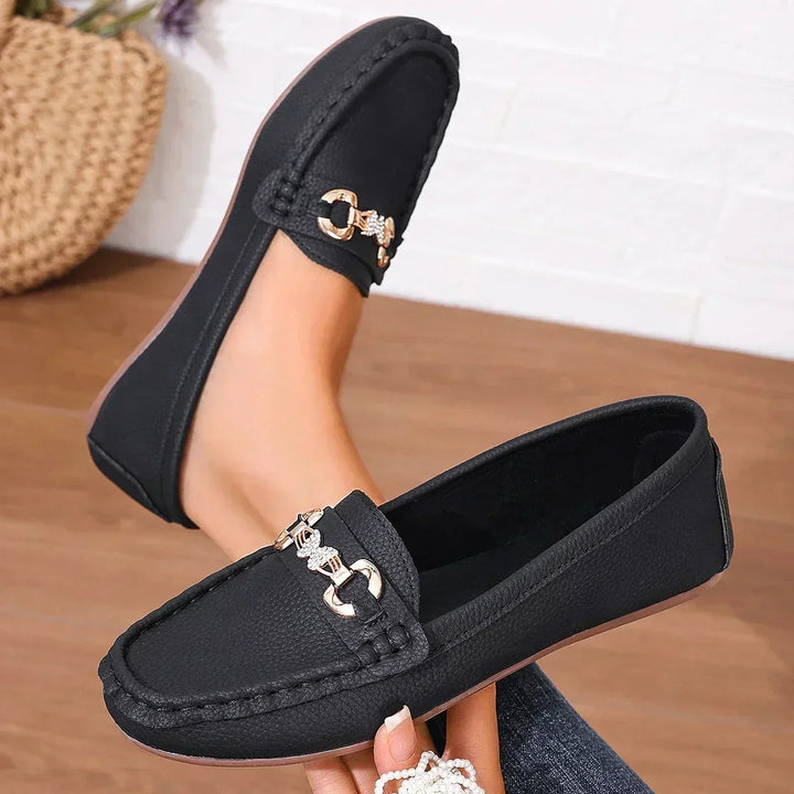 Eleganti mocassini donna slip-on estivi, con farfalla e soletta imbottita per lunghe passeggiate.