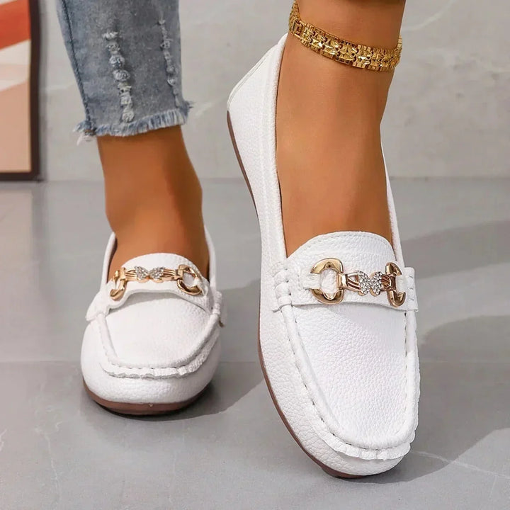 Eleganti mocassini donna estivi slip-on, con soletta imbottita per un comfort superiore.