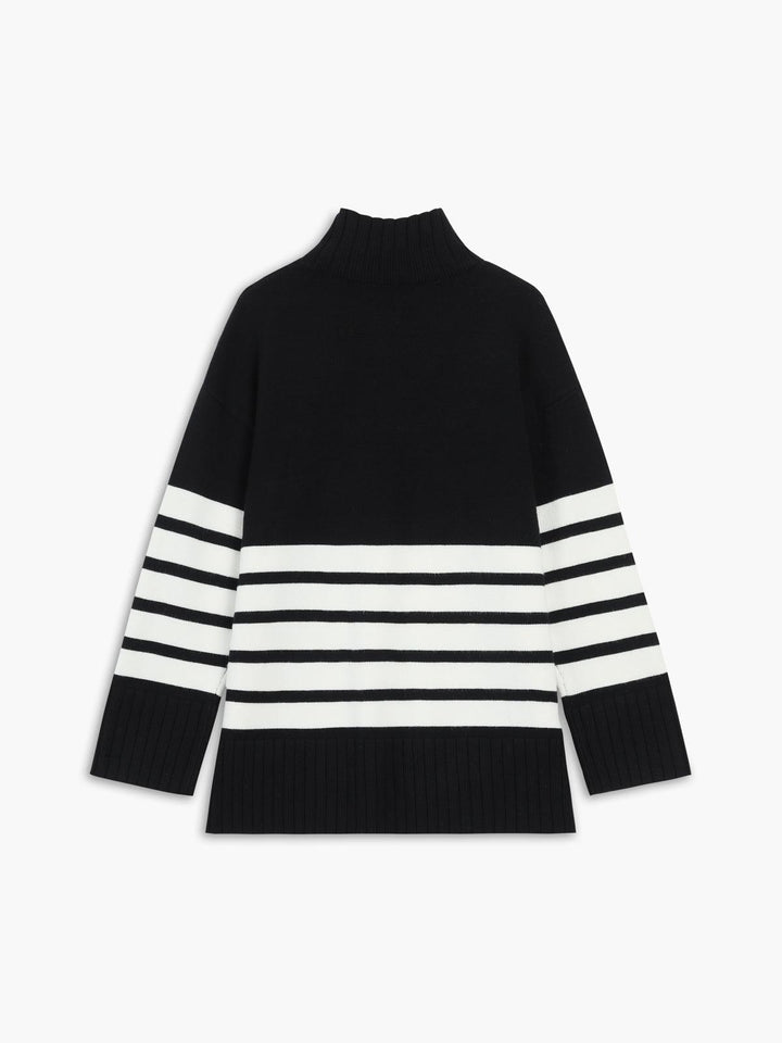 Maglione donna a righe e collo alto, realizzato in tessuto morbido e caldo per massimo comfort in autunno.