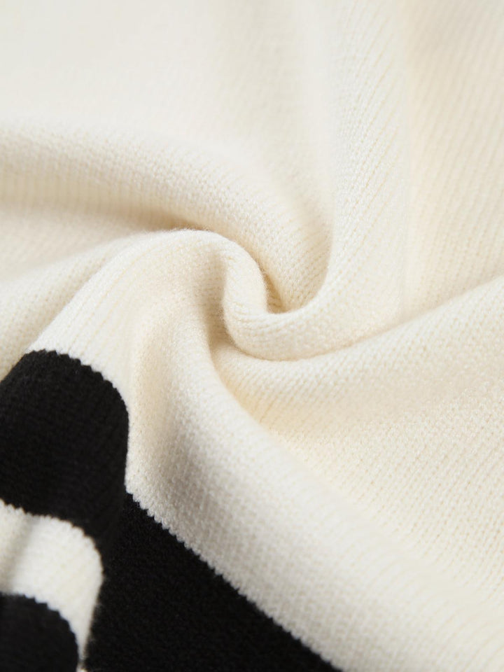 Maglione donna a righe, collo alto, versatile per outfit autunnali e invernali, dallo casual al chic.