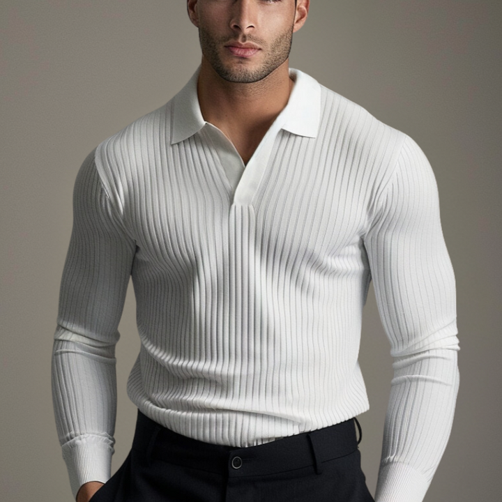 Maglia uomo nera a maniche lunghe con scollo aperto. Abbigliamento versatile per la moda autunnale.