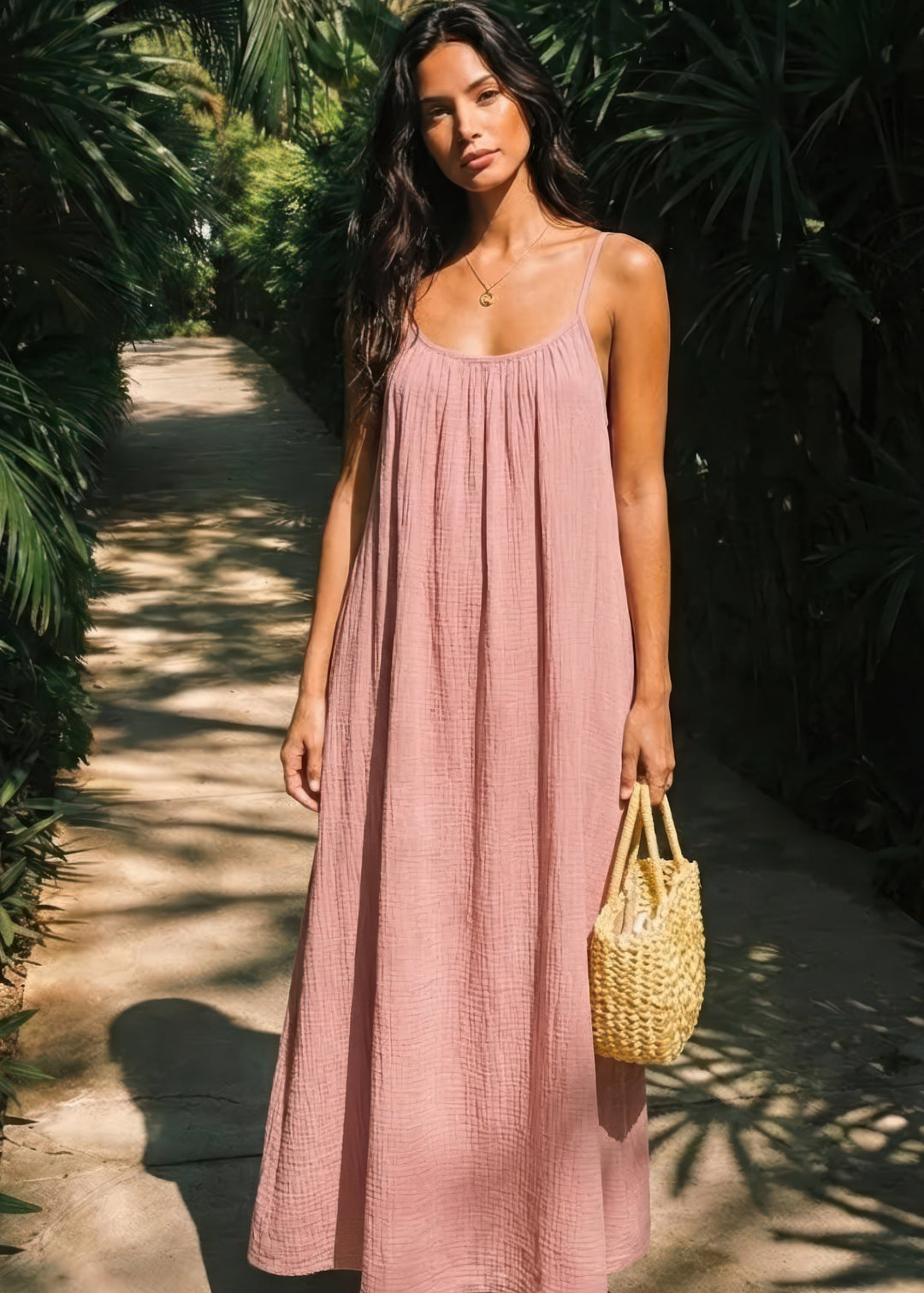 Abito slip nero elegante con schiena scoperta, vestito femminile per cocktail e serate di gala.