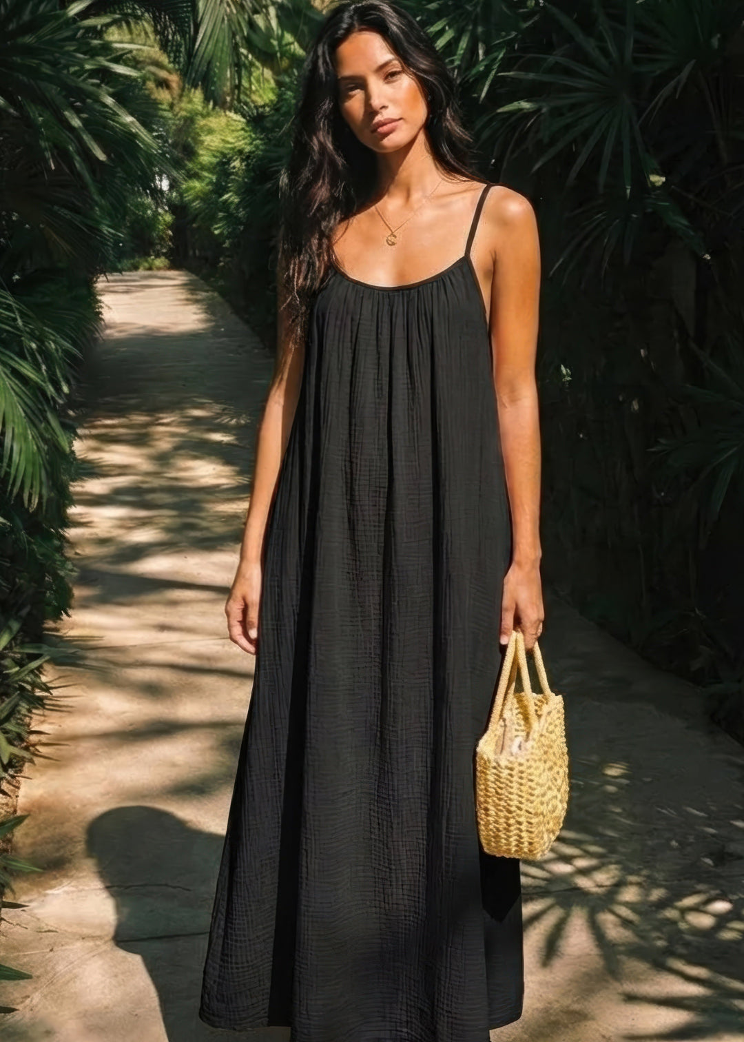 Abito slip donna elegante con schiena scoperta, perfetto per serate e cocktail party.