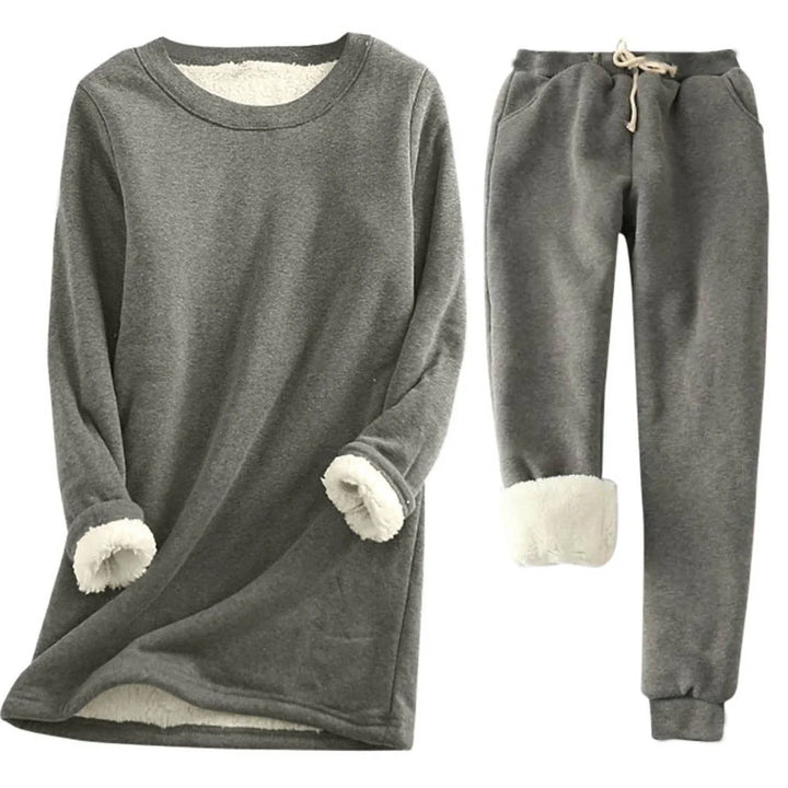 Completo termico donna morbido e caldo, perfetto per l'inverno. Loungewear comodo e avvolgente.