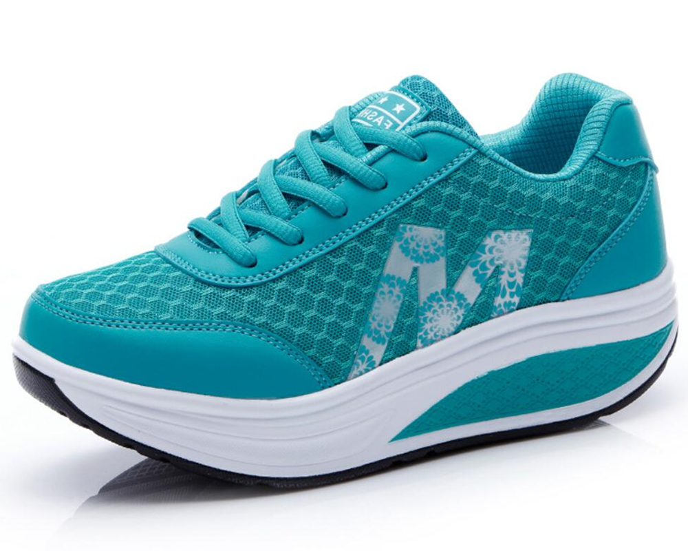 Tomaia in mesh traspirante per sneakers donna, garantisce freschezza e comfort superiore durante l'uso prolungato.