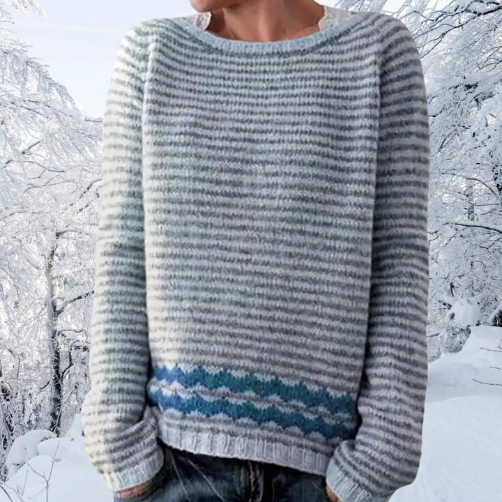 Maglione a righe donna casual, morbido e comodo con vestibilità ampia, ideale per un outfit quotidiano rilassato.