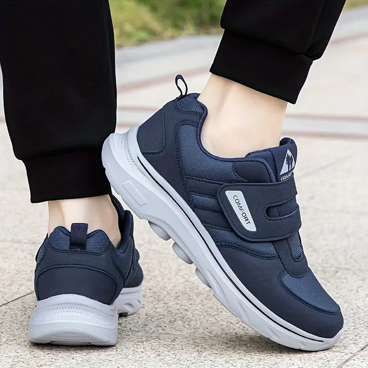 Calzature ortopediche blu con velcro per uomo, perfette per comfort piedi e sollievo fascite plantare, leggere.