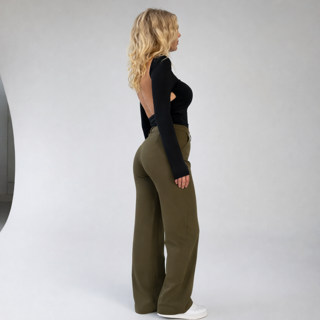 Pantaloni donna versatili vita alta taglio dritto, perfetti per moda ufficio e look primaverili.