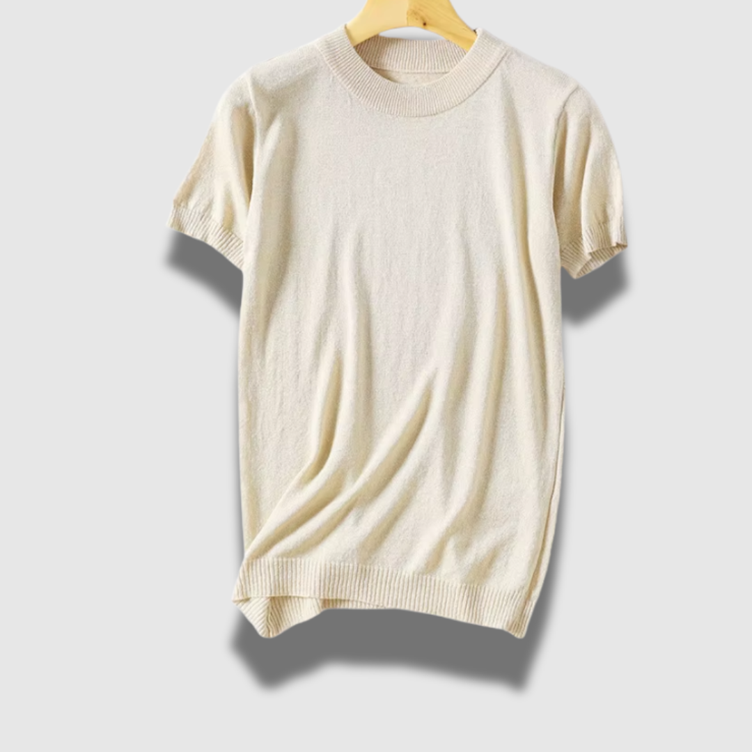 Maglione girocollo donna leggero lucido, maniche corte, ottimo con jeans per un tocco casual chic.