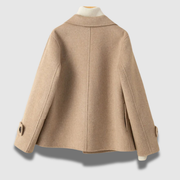Blazer donna moda, giacca elegante con dettagli sartoriali. Perfetto per un look professionale o serale.
