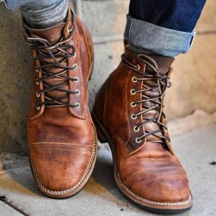 Stivaletti uomo robusti arancio per autunno/inverno, perfetti per look casual ed elegante, massimo comfort e stile.
