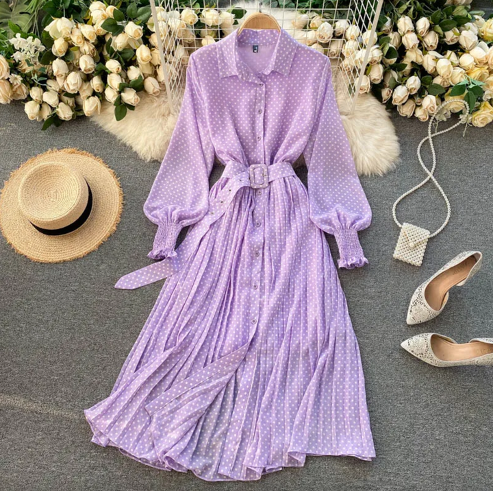 Abito donna elegante a pois, per un look raffinato ma casual chic. Vestito versatile, perfetto per la moda femminile.