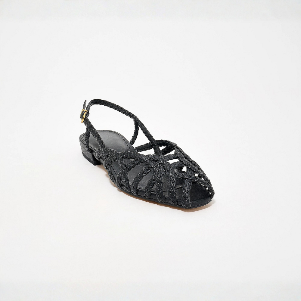 Sandali estivi donna: slingback intrecciati, l'accessorio perfetto per l'eleganza casual.