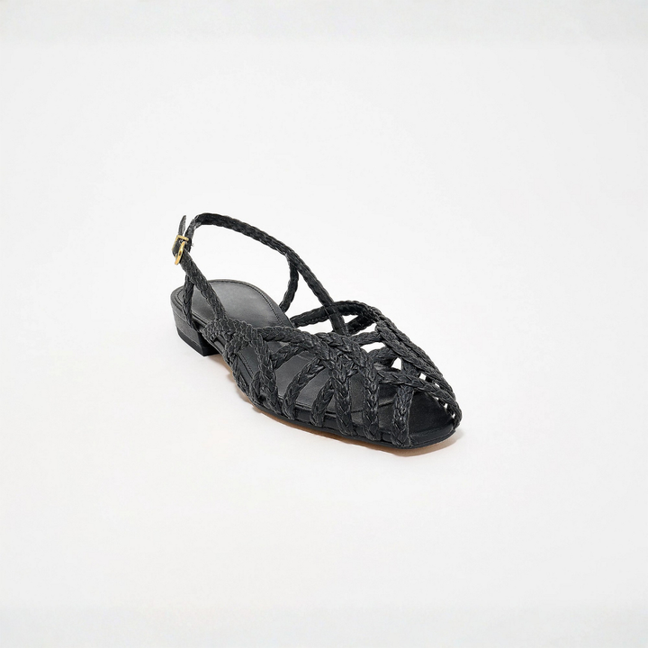Sandali estivi donna: slingback intrecciati, l'accessorio perfetto per l'eleganza casual.