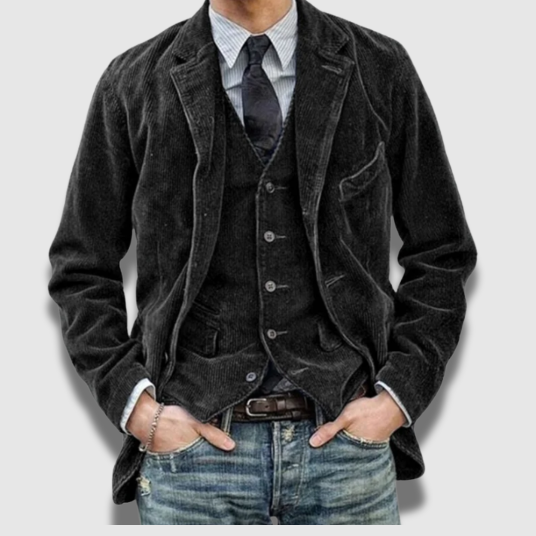 Giacca e gilet uomo vintage eleganti, look sartoriale perfetto per cerimonie e abbigliamento formale.