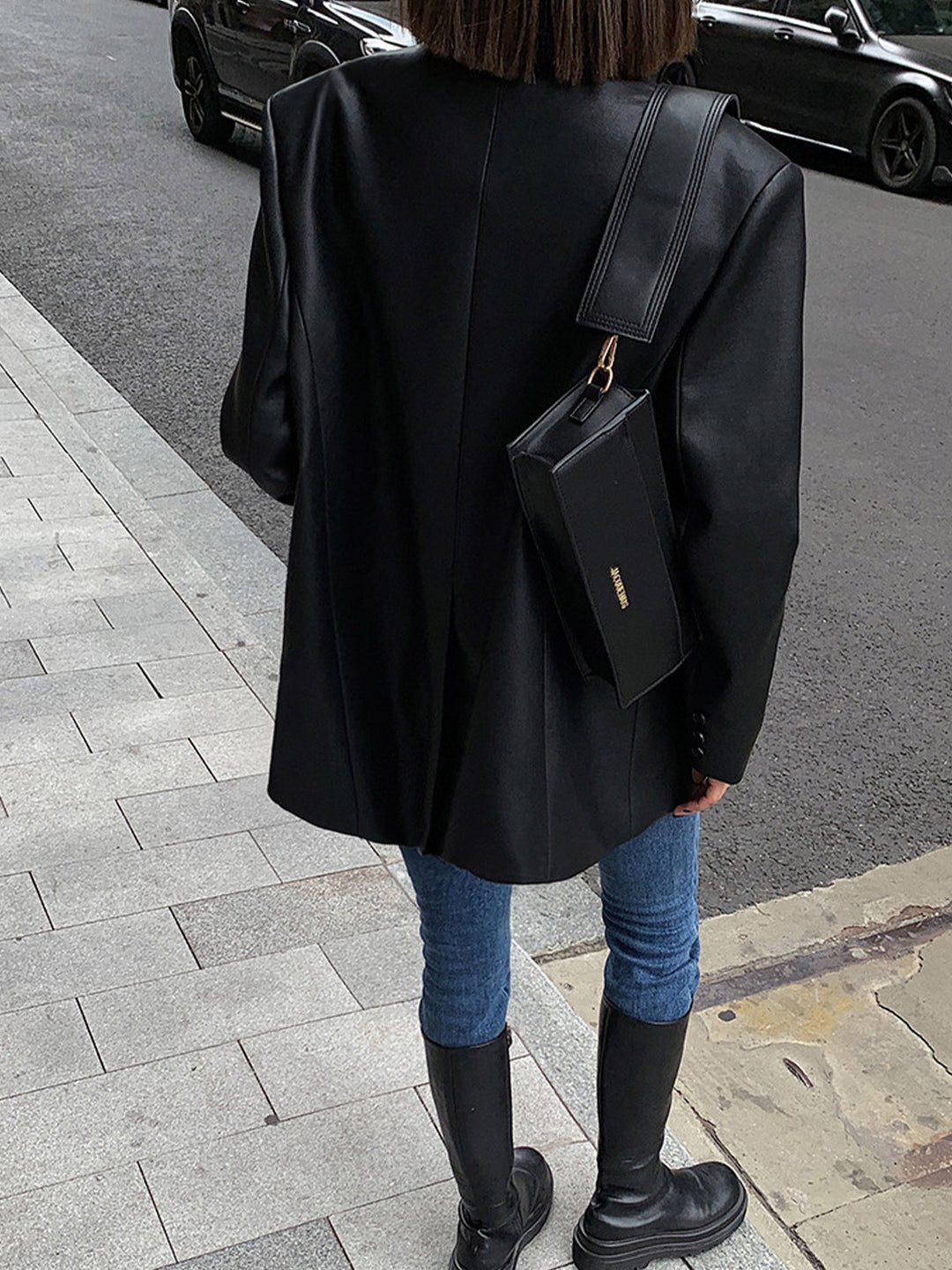 Giacca blazer oversize donna, stile urbano trendy con revers a scatto, ideale per streetwear.