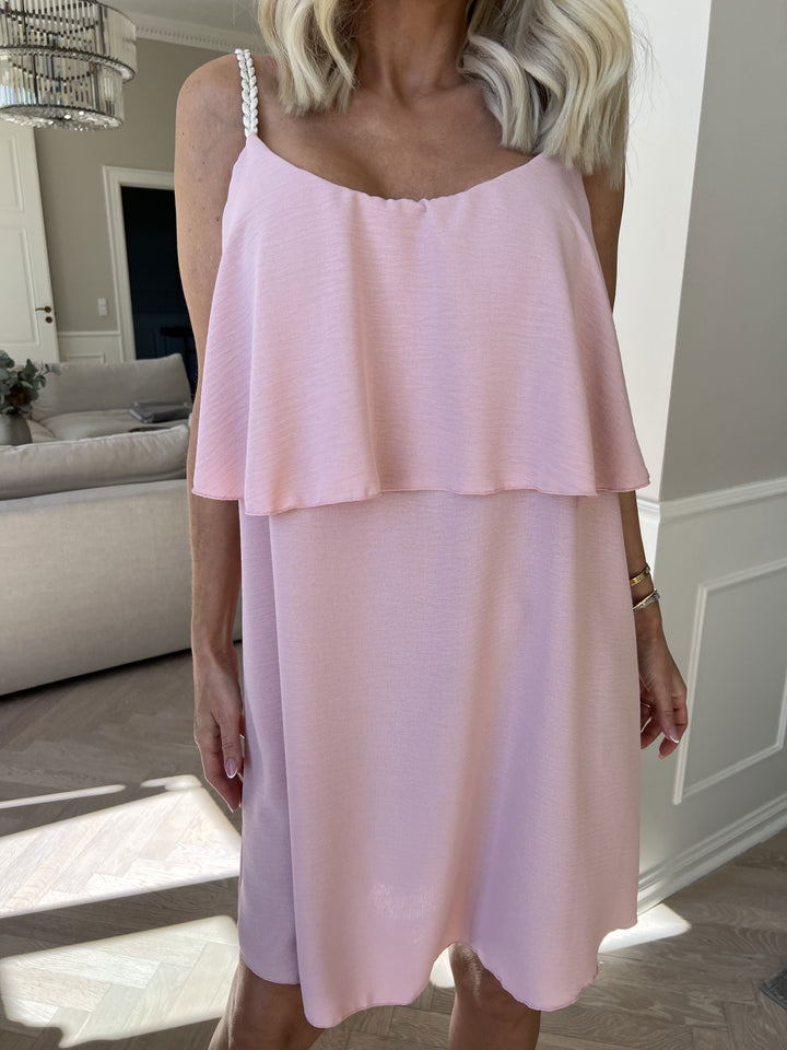 Abito estivo midi donna, leggero con spalline sottili, ideale per il giorno.