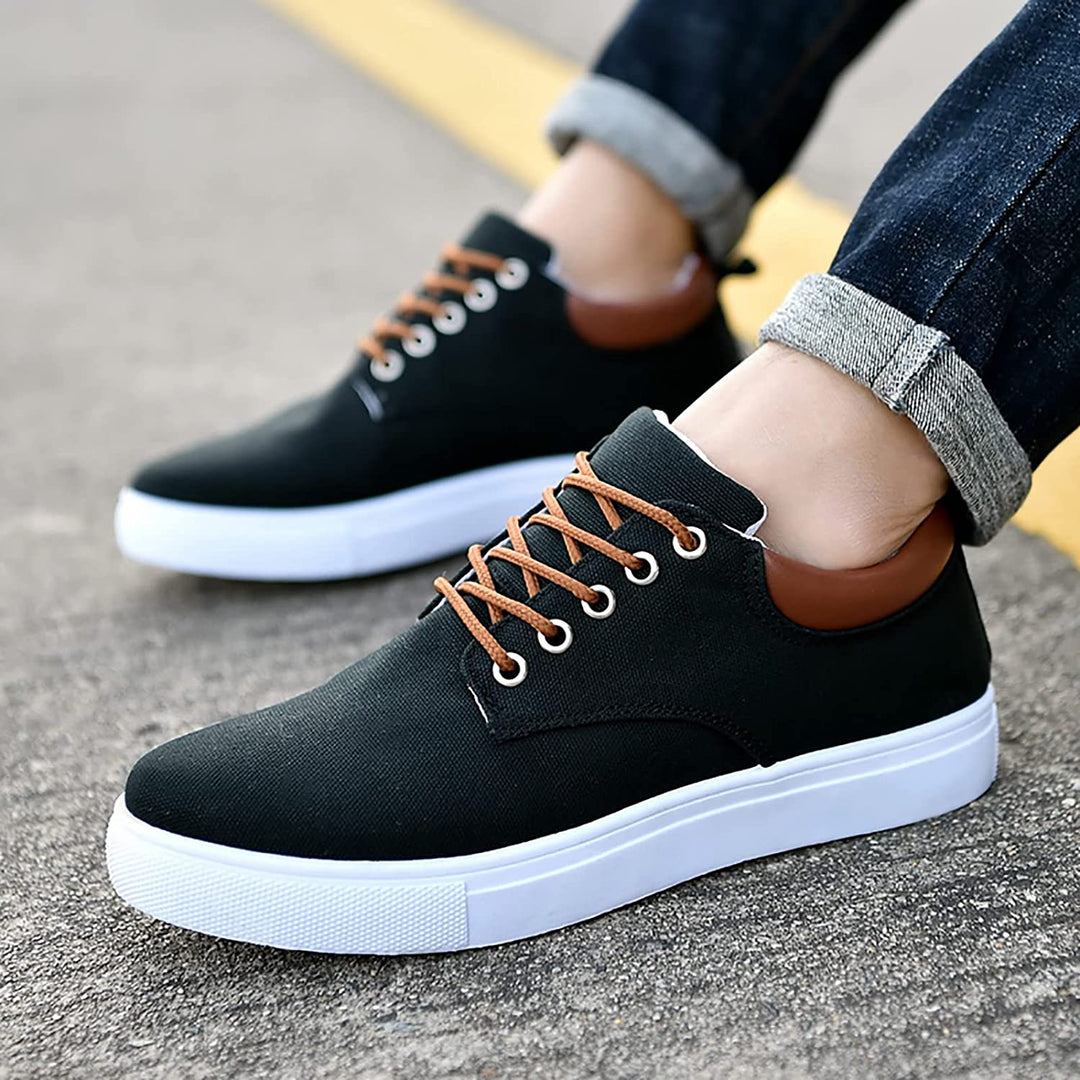Scarpe uomo sportive con lacci, sneakers moda per calzature uomo di grande comfort.