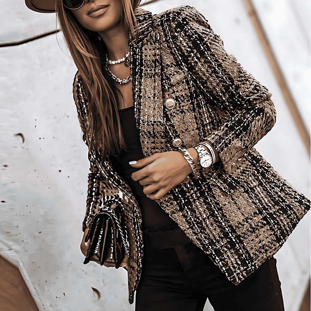 Blazer donna elegante con bottoni gioiello. Perfetto per outfit ufficio o casual chic in primavera/autunno. Versatile.
