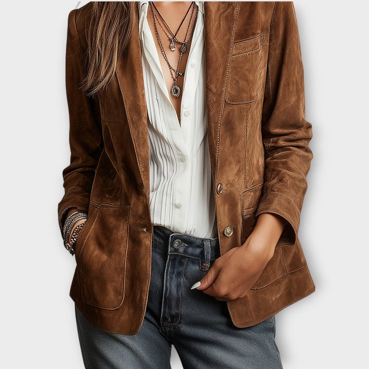 Giacca blazer donna versatile in stile retrò, ideale per outfit eleganti o casual. Moda femminile autunnale.