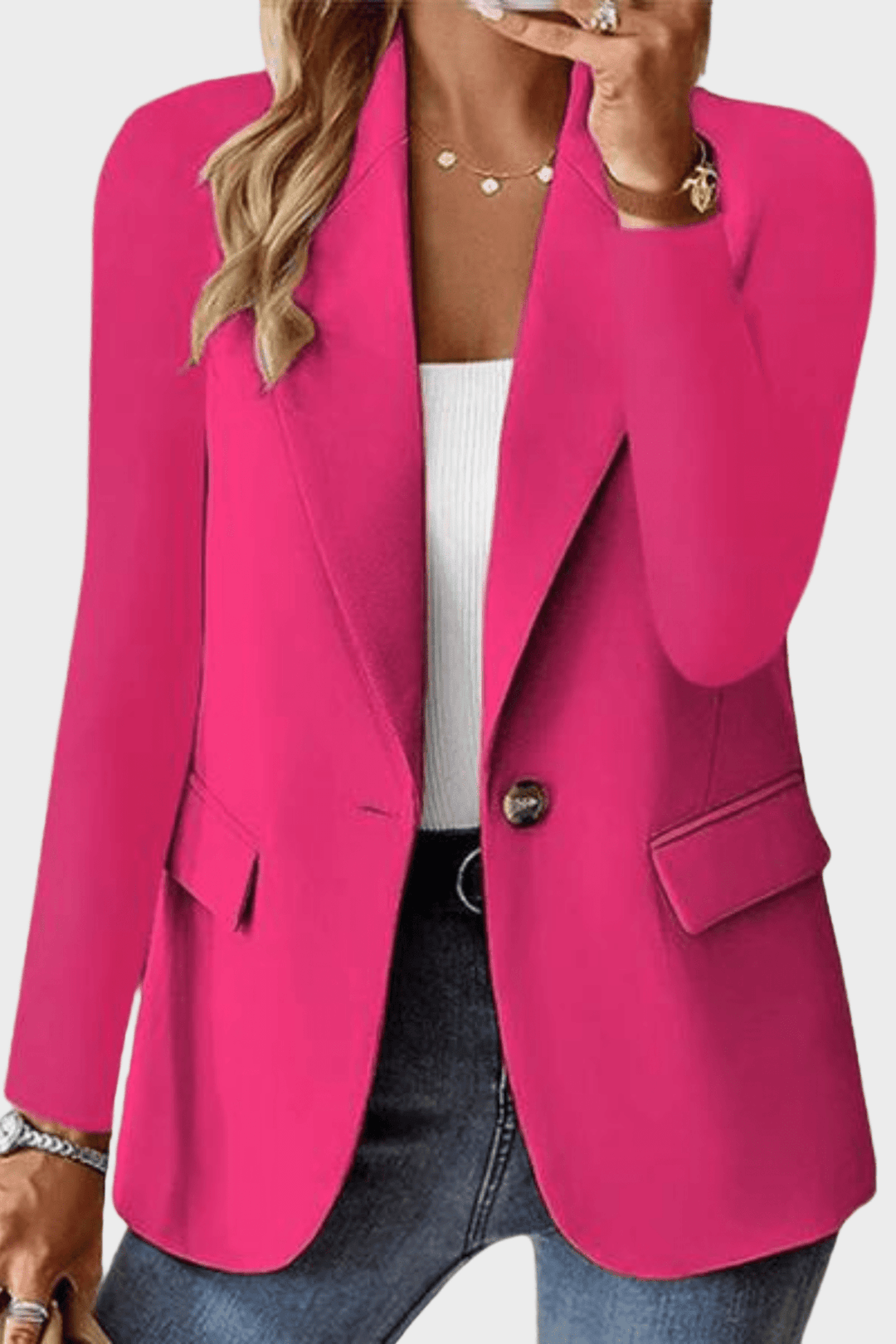 Blazer donna elegante, vestibilità perfetta. Ideale per look sofisticati e outfit ufficio.