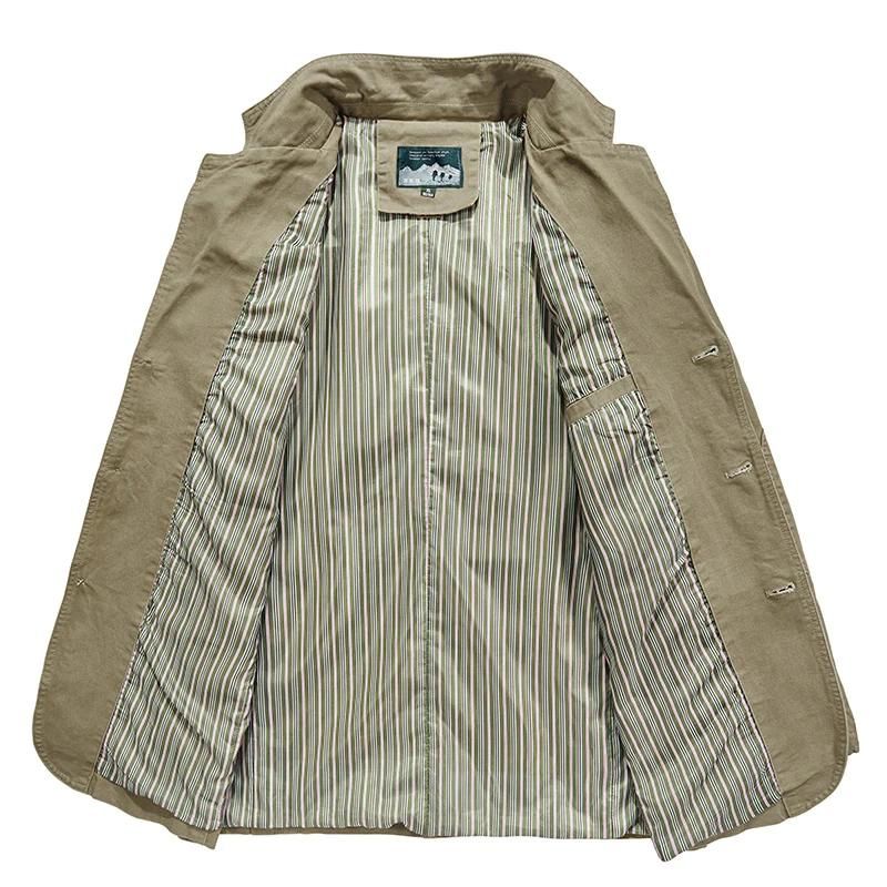 Giacca blazer uomo slim fit, ideale per eleganza disinvolta e comfort leggero nella moda maschile.
