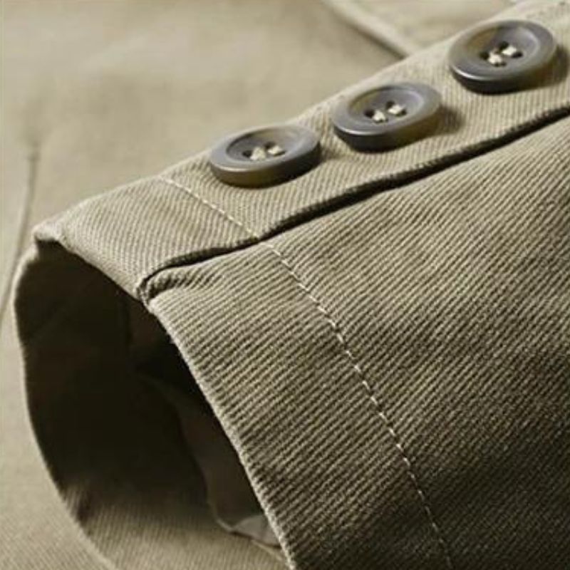 Blazer uomo leggero e comodo, ideale per abbigliamento casual chic e moda maschile versatile.