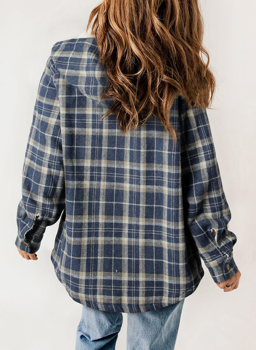 Giacca donna a quadri e cappuccio, ideale per un outwear autunnale comodo e chic.