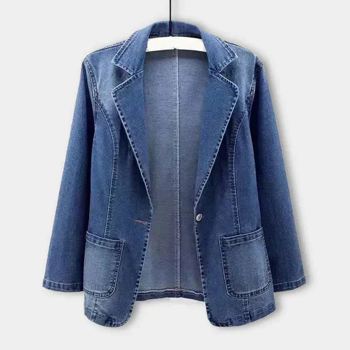 Blazer donna elegante in denim blu, stile casual chic versatile, perfetto per primavera e autunno.