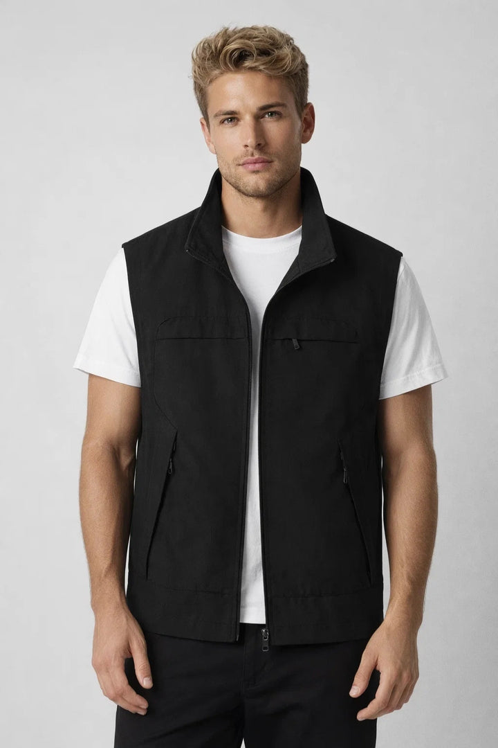 Gilet da uomo per mezza stagione, design casual e leggero con elegante collo alto. Abbigliamento.