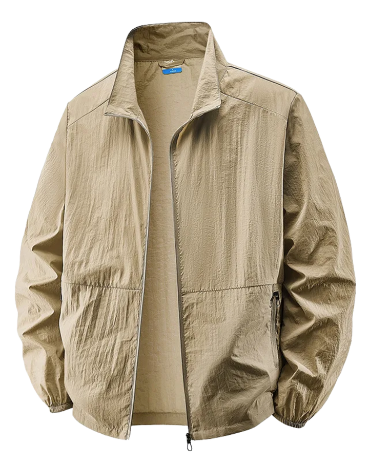 Giacca uomo leggera multitasche per mezza stagione, ideale per stile urbano casual e viaggi pratici.
