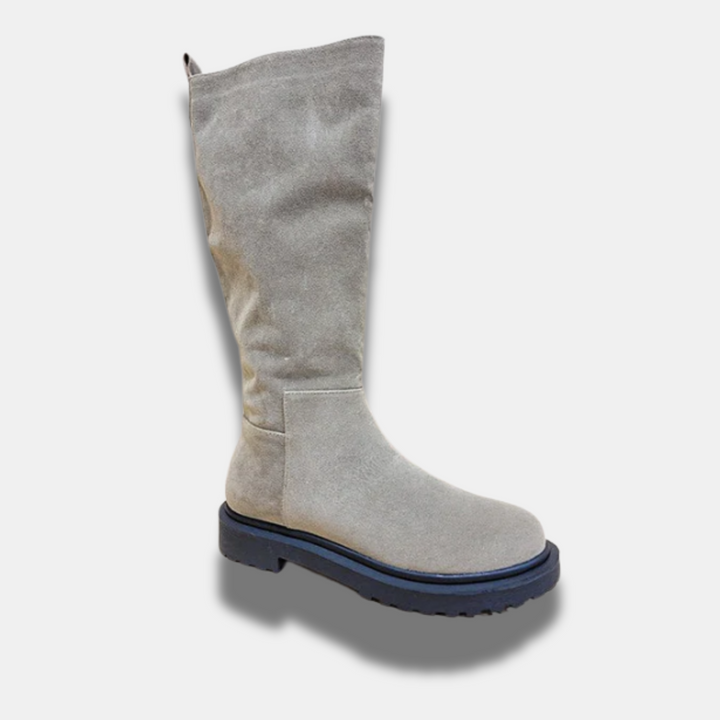 Stivali donna alti ed eleganti per l'autunno, in pelle di qualità, perfetti per la moda femminile sofisticata.