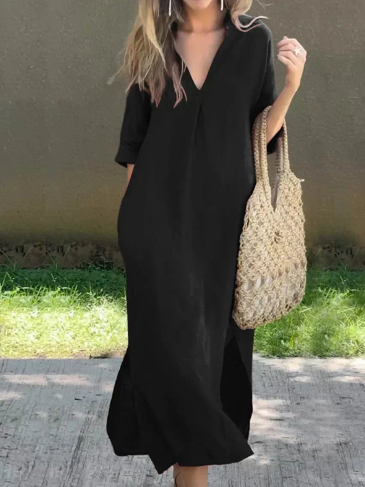 Modella in abito donna estivo, casual e versatile. Design comodo con maniche corte per ogni occasione.