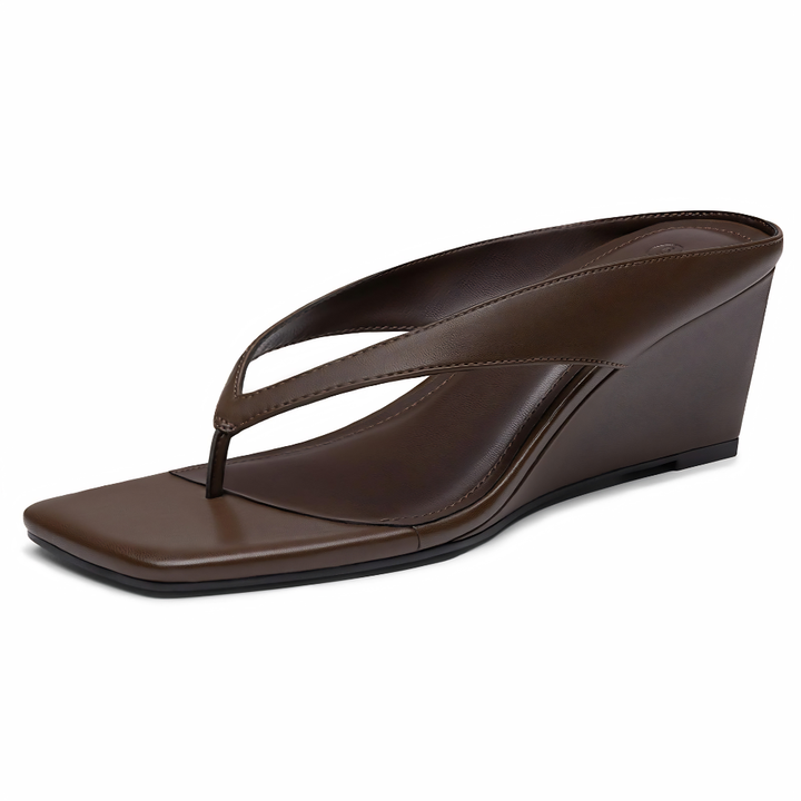 Profilo sandali zeppa donna, infradito estivi eleganti e comodi, ideali per la moda casual.
