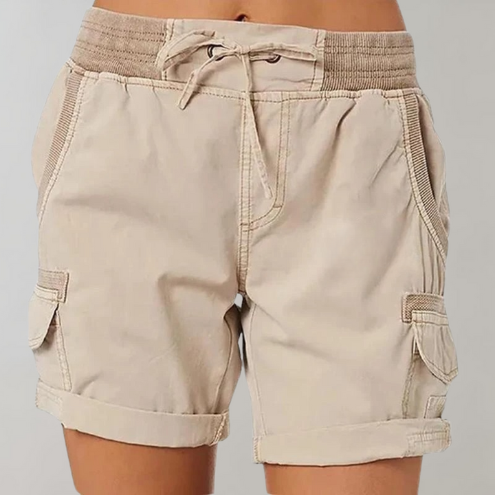 Pantaloncini donna a vita alta sartoriali, perfetti per look eleganti e casual estivi.
