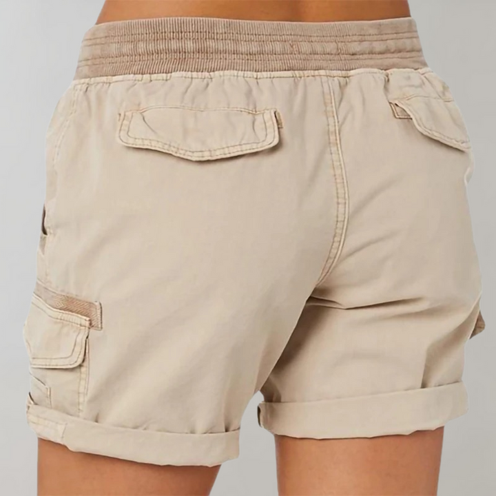 Versatili pantaloncini da donna a vita alta, ideali per un'eleganza comoda e alla moda estiva.