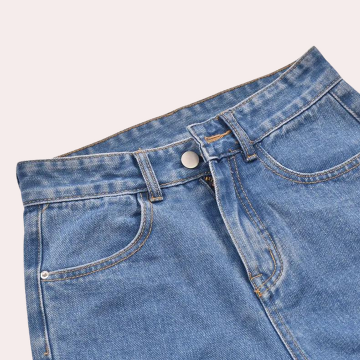 Pantaloncini shorts blu a vita alta da donna, perfetti per moda estiva casual e confortevole.