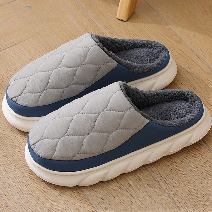 Pantofole invernali uomo a infilare, offrono leggerezza e comfort duraturo. Ideali calzature casual per la casa.