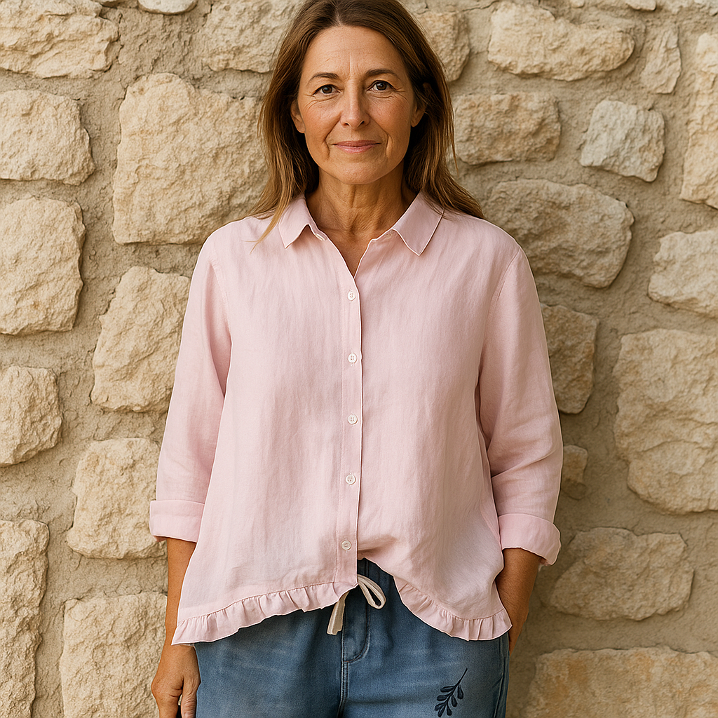 Camicia donna bianca in cotone a maniche corte. Perfetta per uno stile estivo fresco, comoda e chic.