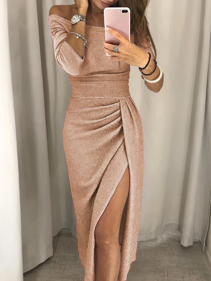 Elegante abito midi donna con profondo scollo a V e seducente spacco laterale. Ideale per la moda autunnale.