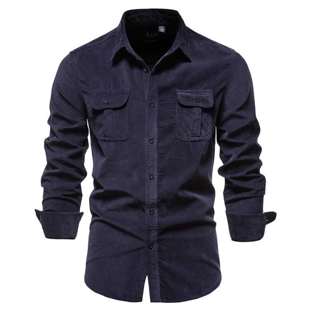Camicia estiva da uomo traspirante con texture unica, perfetta per un look casual chic maschile.